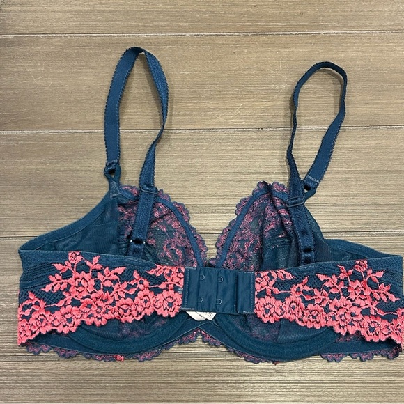 Wacoal 65191 Embrace Lace Underwire Bra - Picture 4 of 8